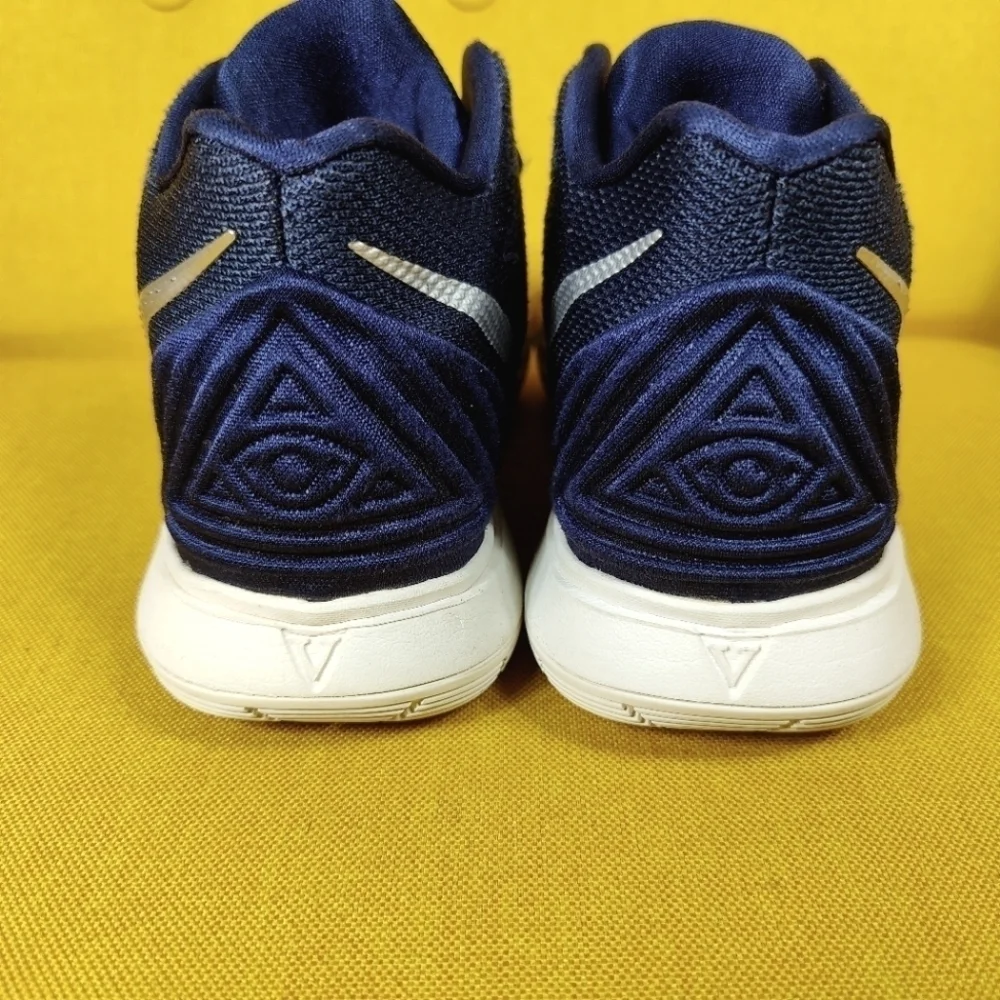 Nike Kyrie 5 Galaxy Basketball Sneaker Navy White Big Kid Athletic Shoes Size 5Y